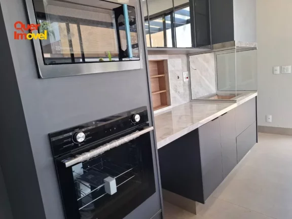 Imagem Casa em Condomínio de Luxo na Vila do Golf em Ribeirão Preto-SP: 4 Quartos, 2 Suítes, 2 Salas, 4 Banheiros, 200m².