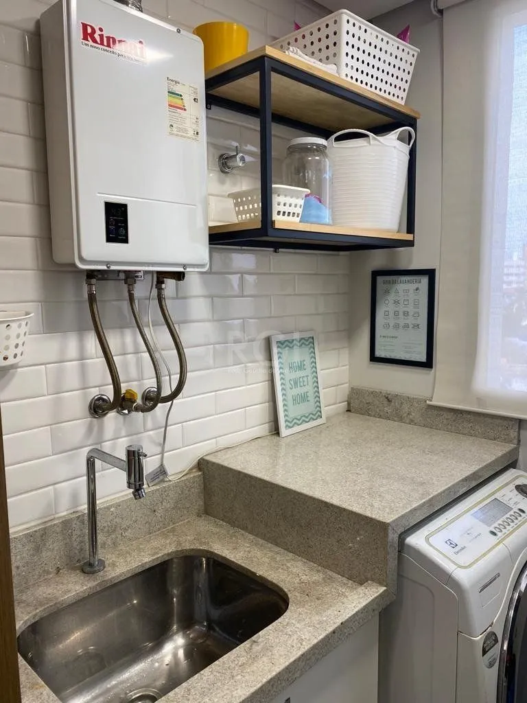 Imagem Excelente apartamento mobiliado de 2 dormitórios e 1 vaga de garagem