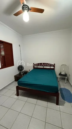 Imagem Localizado em uma região tranquila e agradável de Paulínia, este imóvel em estilo chácara é id...
