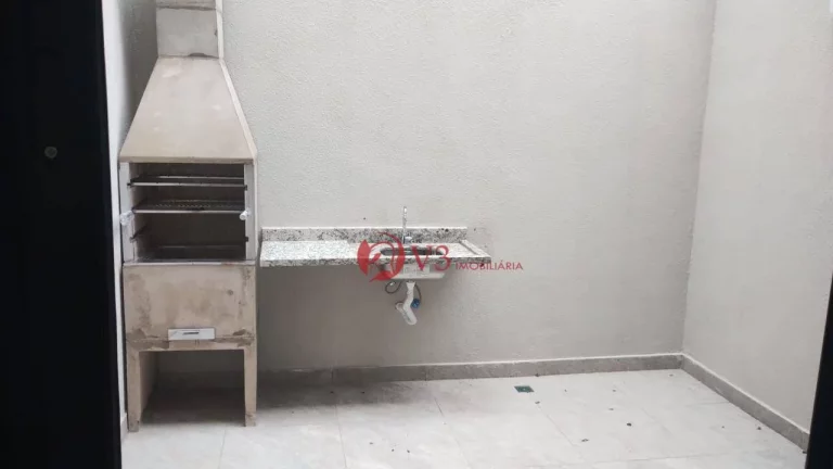 Imagem Sobrados na Guilhermina Esperança com 2 dorms, 1 suites 1 lavabo, vaga para 2 carros, sacadas nos quartos principais, churrasqueira.