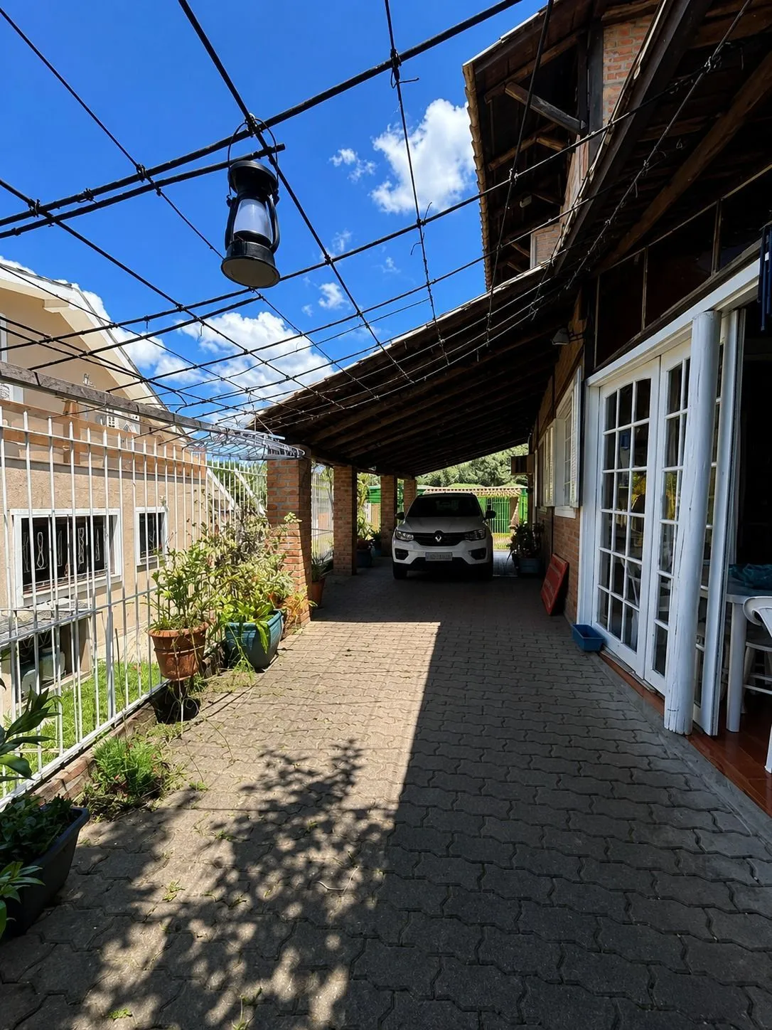 Imagem Residência de Luxo no Cantegril com 4 Dormitórios, 2 Suítes, Piscina e Espaço Gourmet Exclusivo