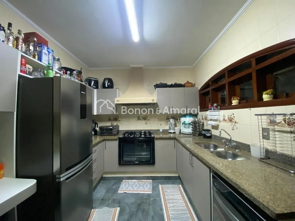 Imagem Casa com 4 Quartos e 6 banheiros à Venda, 360 m² por R$ 1.100.000