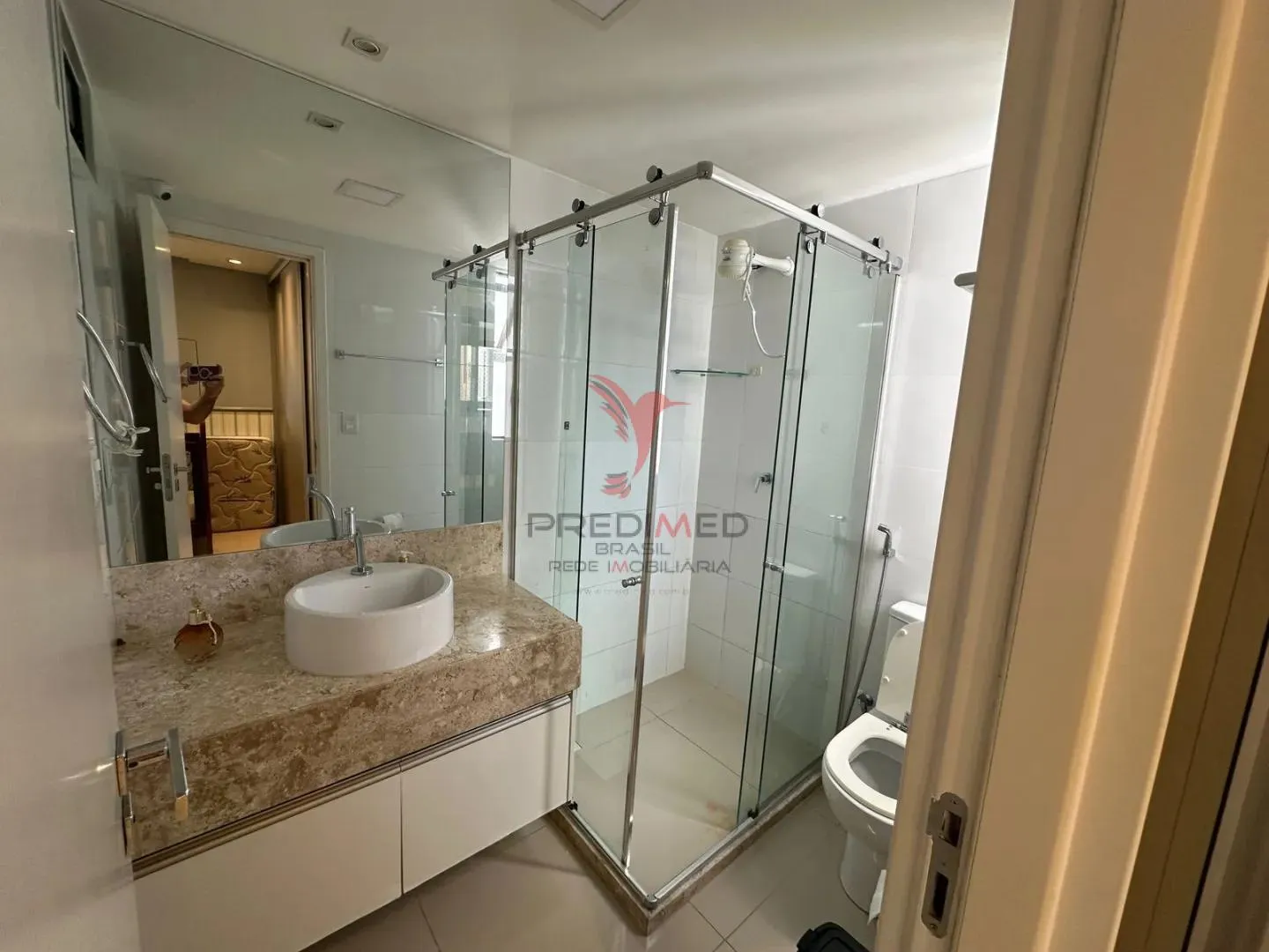 Imagem Apartamento porteira fechada, andar alto e espaçoso Miramar