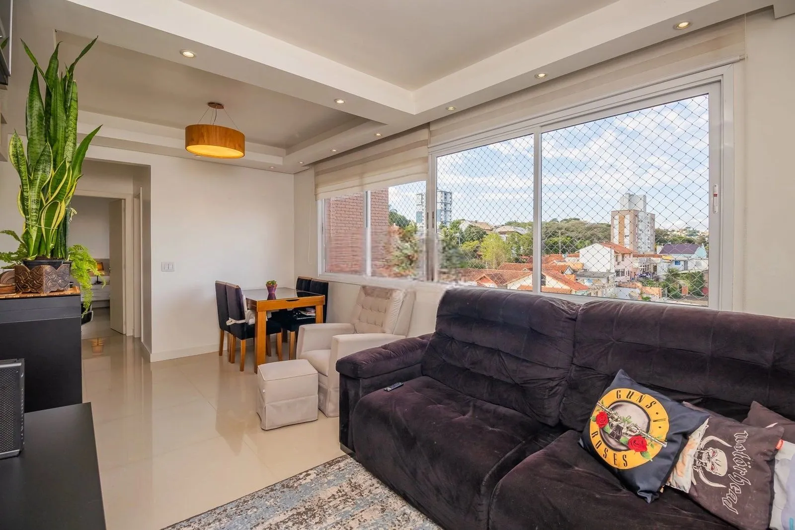 Apartamento 2 Dormitórios com Suíte e 2 Vagas no Jardim Botânico - Porto Alegre
