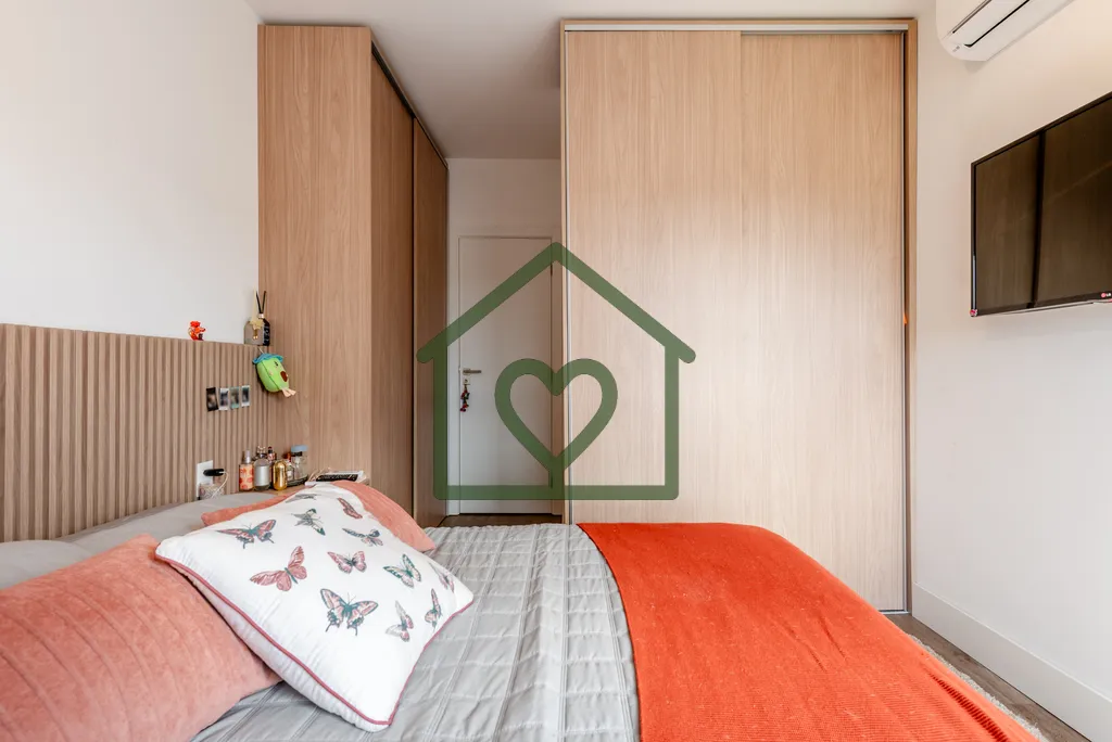 Imagem Lindo apartamento mobiliado de 70m² no bairro Boa Vista, Porto Alegre. Com 2 suítes e 2 vagas de g...