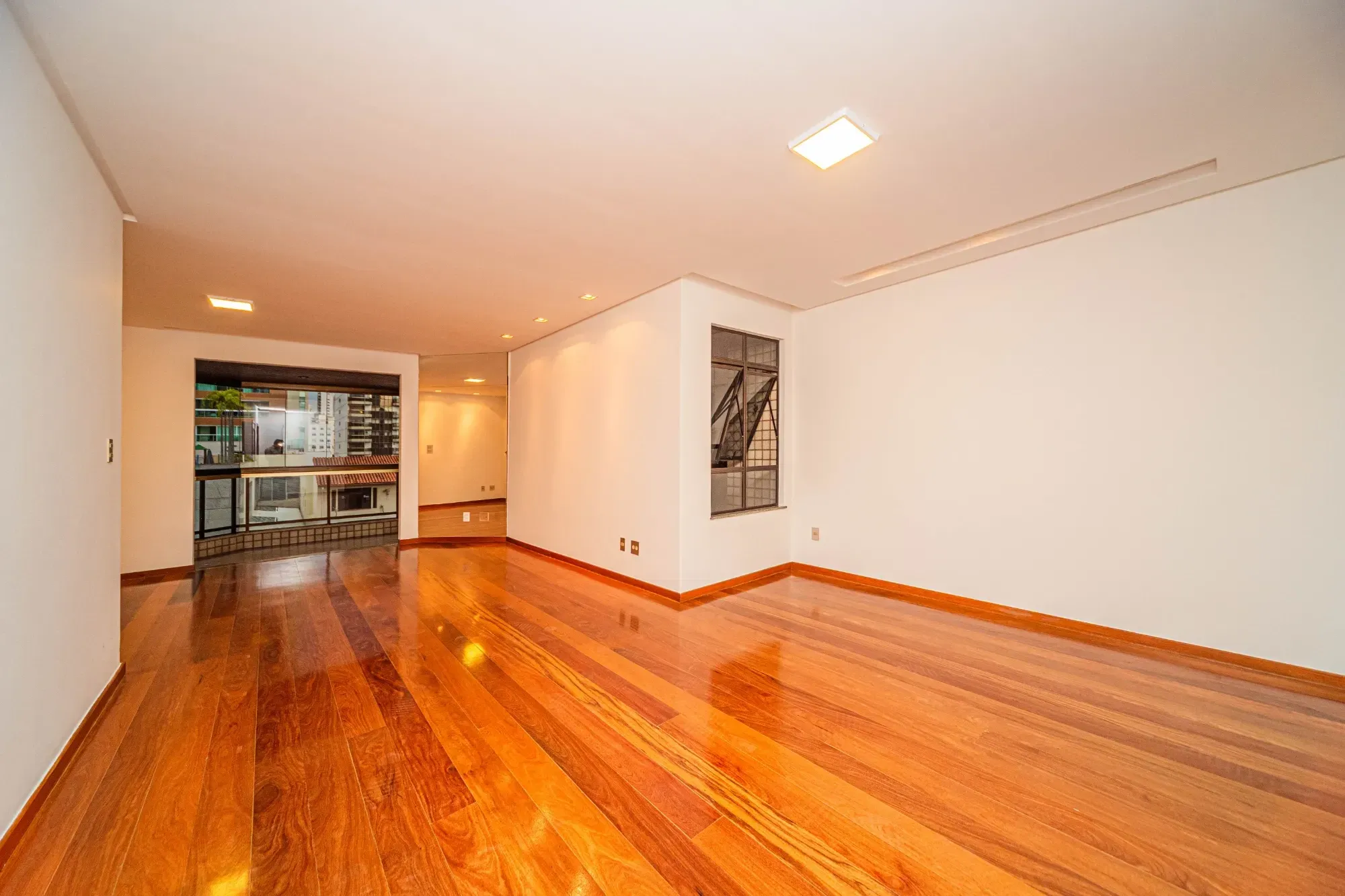 Imagem Apartamento com 3 Quartos à Venda, 150 m² em Centro - Juiz de Fora
