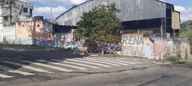 Imagem Oportunidade - Excelente terreno com 2.180 m² em ZM - Zona Mista. Ótimo para construtores!