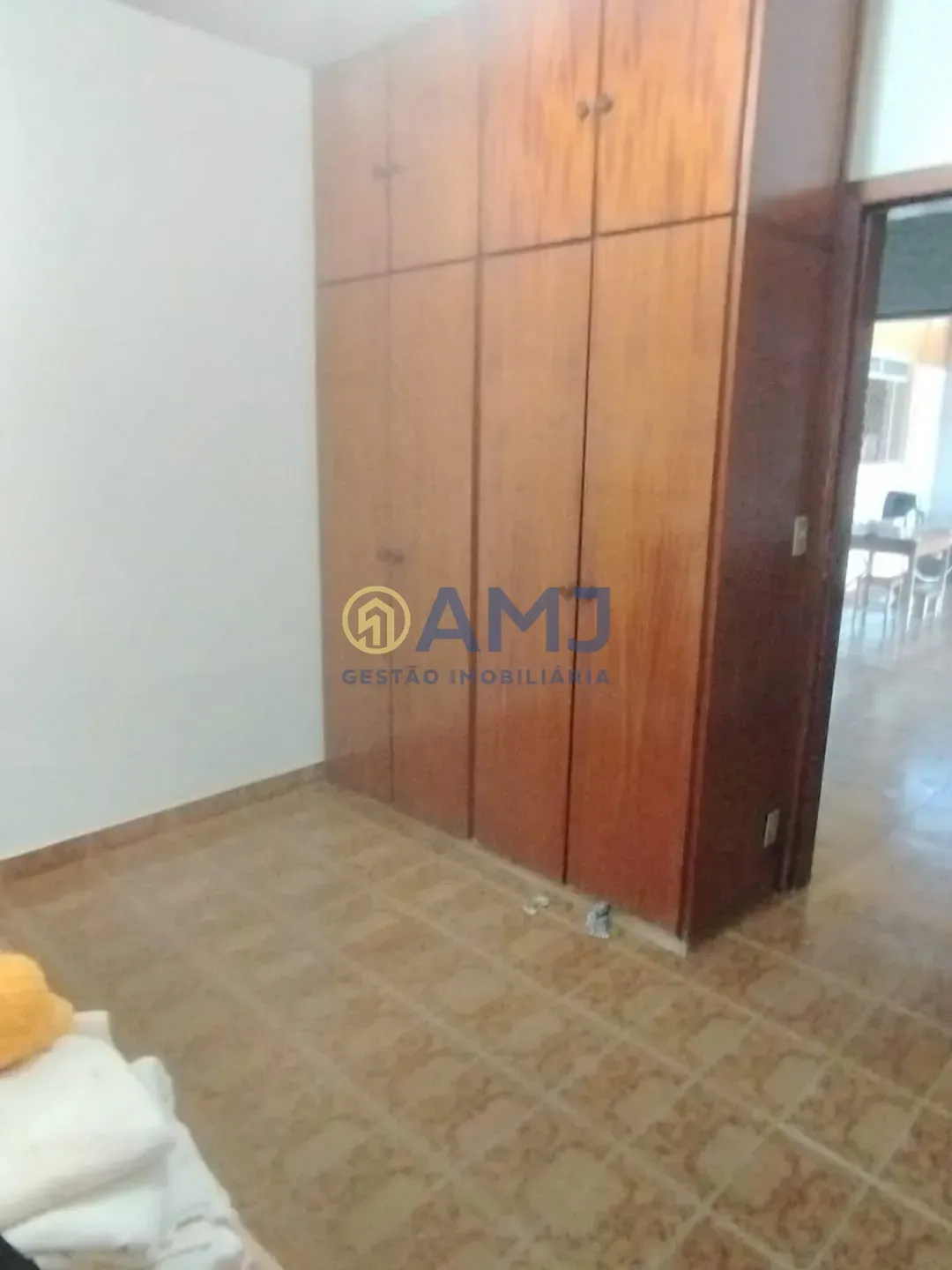 Imagem Excelente oportunidade: duas casas no mesmo lote! Ideal para morar e investir!