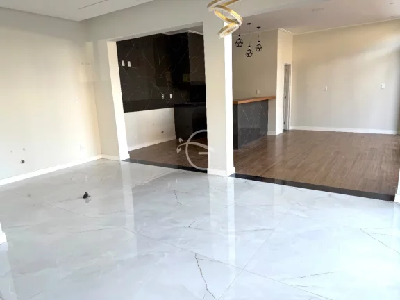 Imagem Casa à venda no Bairro Floresta em Joinville, por 980 mil
