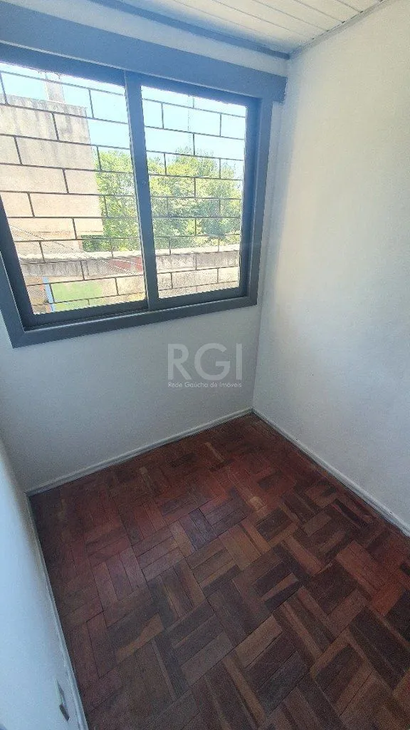 Imagem Casa para Venda - 290m², 4 dormitórios, sendo 2 suites, 2 vagas - Cascata