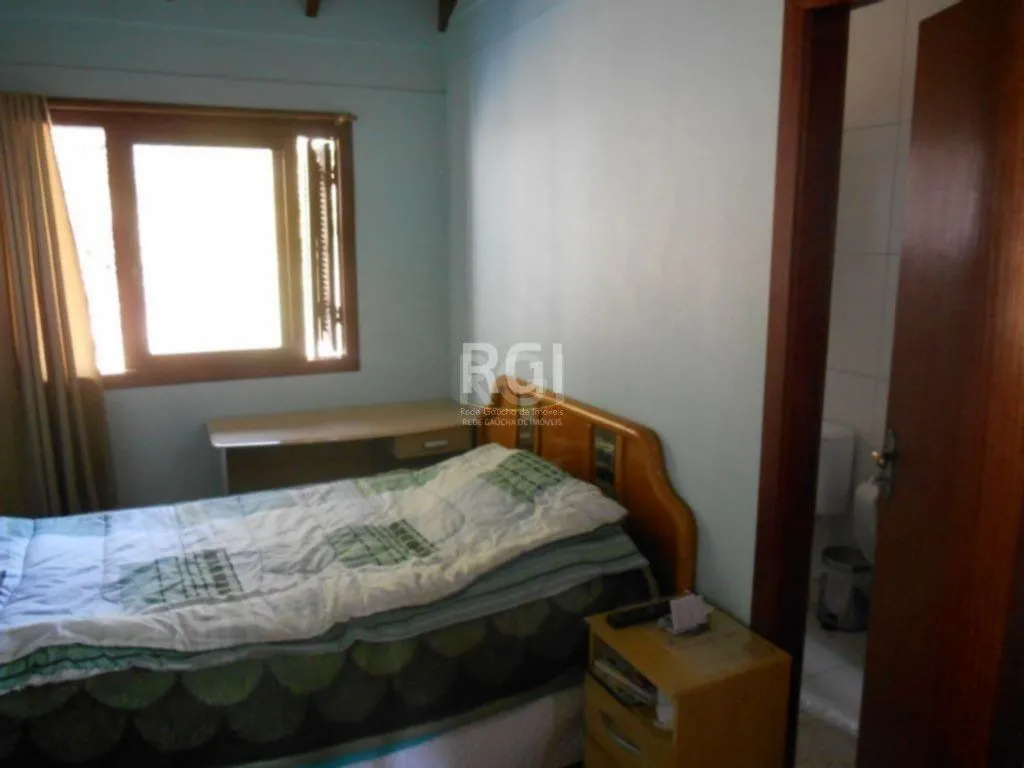 Imagem Casa para Venda - 185m², 4 dormitórios, sendo 2 suites, 4 vagas - Nonoai