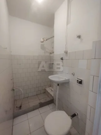 Imagem Apartamento Sala e Quarto em Copacabana, 30m2, Prédio Misto, Aceita Airbnb.