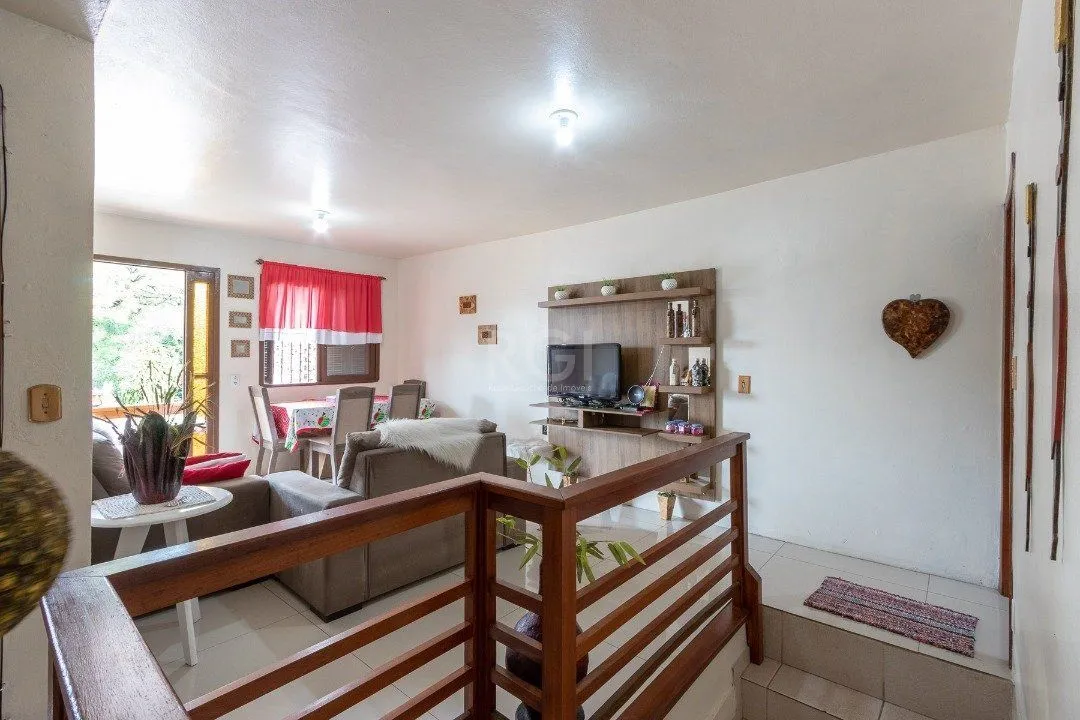 Imagem Casa para Venda - 161m², 3 dormitórios, 3 vagas - Nonoai