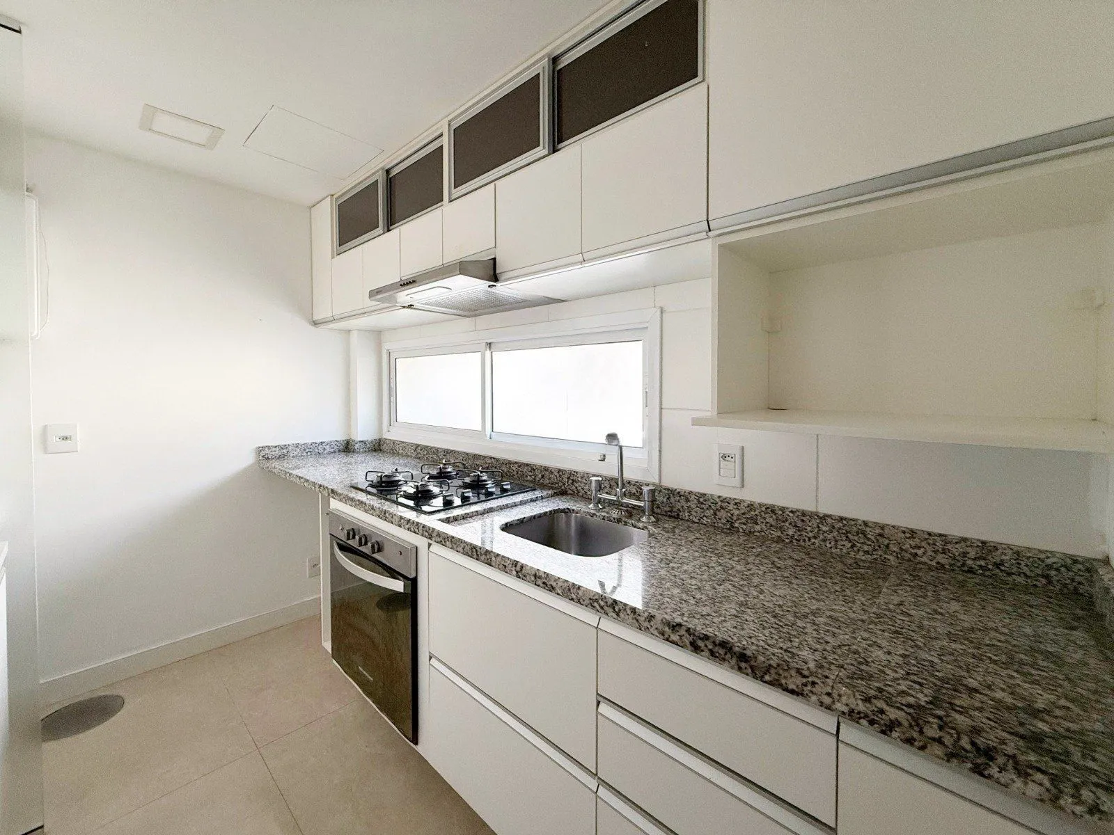 Imagem Apartamento com 2 dormitórios, sendo 1 suíte, e sala ampla com ambientes integrados - Condomínio Residencial Sucre