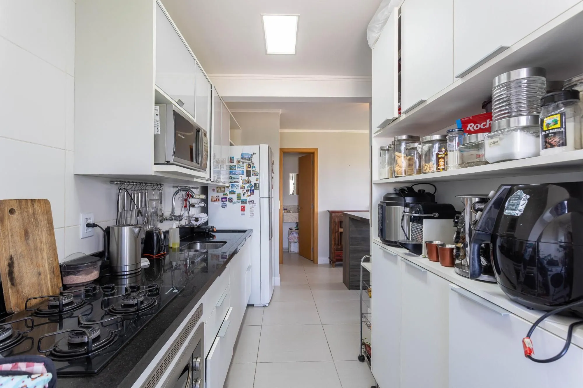 Imagem Apartamento à Venda com 2 Dormitórios (1 Suíte) e 2 Vagas Cobertas - Vila Ipiranga, Porto Alegre/RS