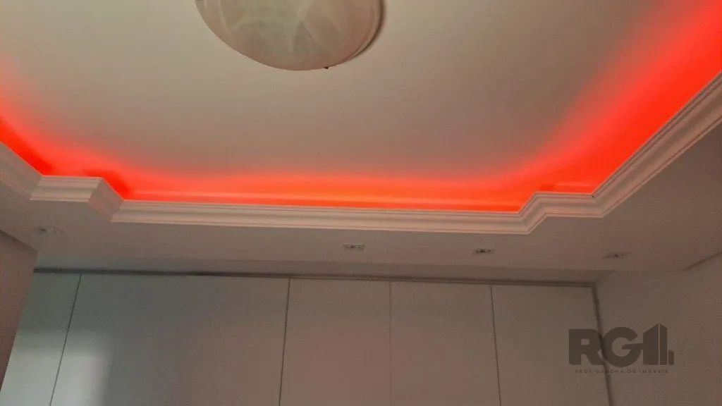 Imagem Vende-se apartamento 3 dorm com suíte e sacada 2 vagas cobertas - 126m² - Mont'Serrat