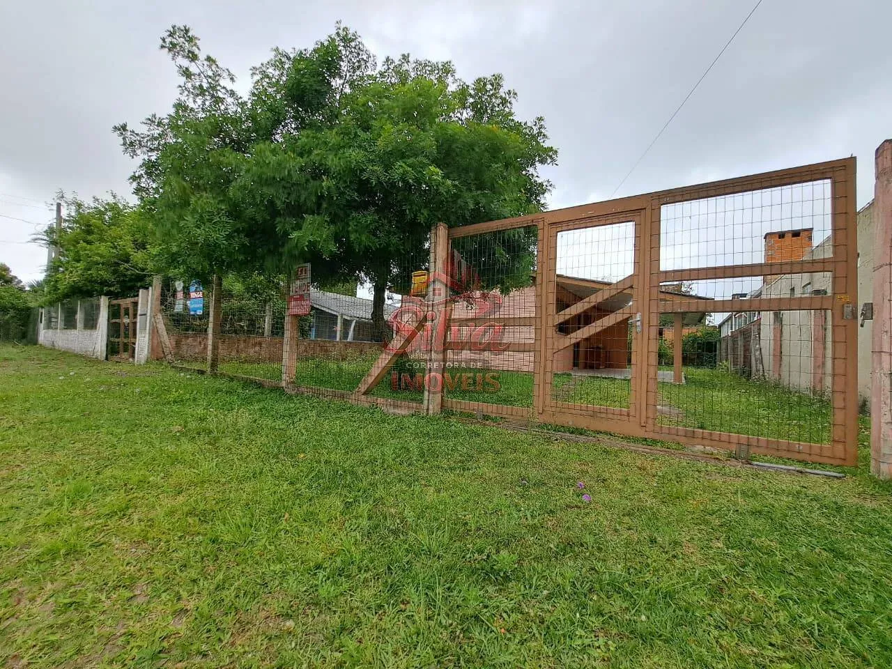 Imagem Casa 3 dormitórios com pátio cercado em Presidente