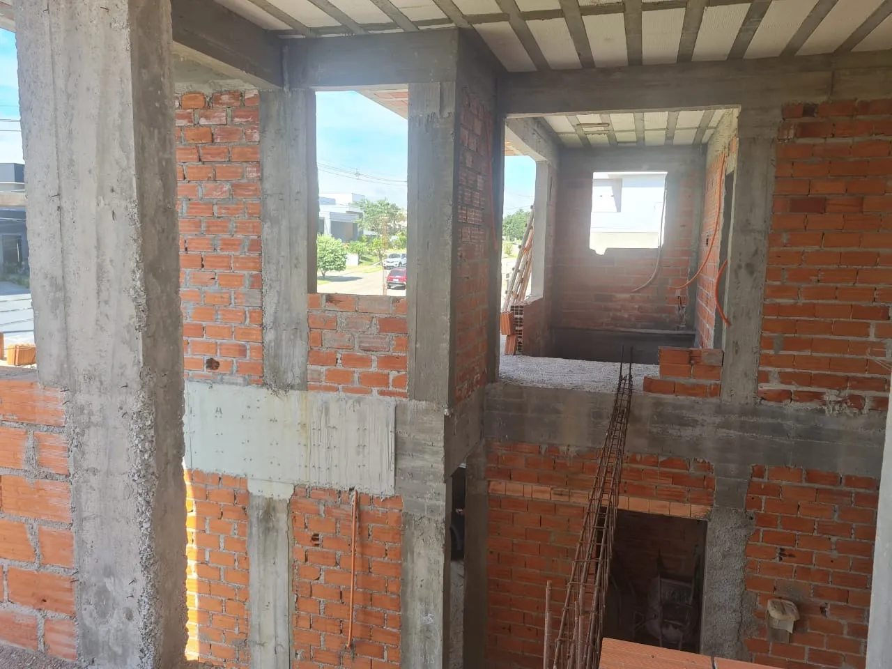 Imagem Casa em Construção no Condomínio Fazenda Alta Vista - 752m² de Área Construída e 6 Suítes