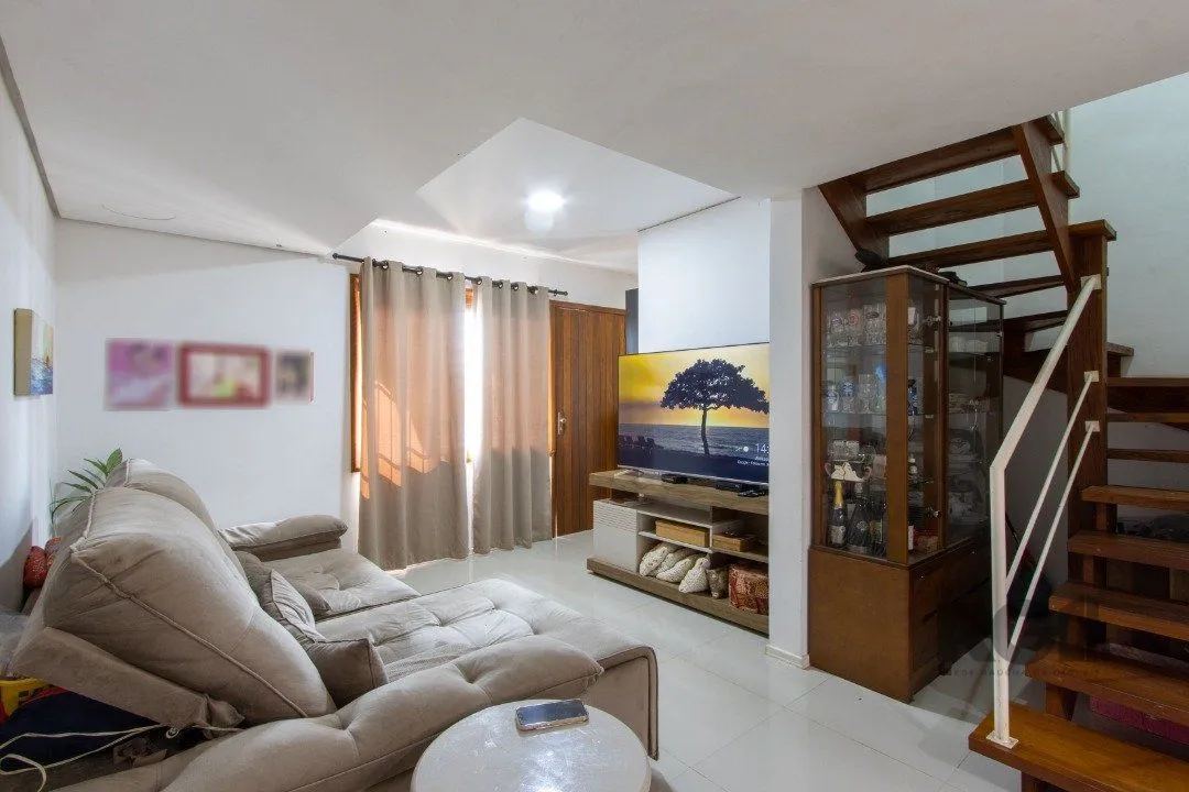 Imagem Excelente oportunidade de casa à venda em condomínio fechado no Reserva Guarujá, localizado na Avenida da Serraria em Porto Alegre.