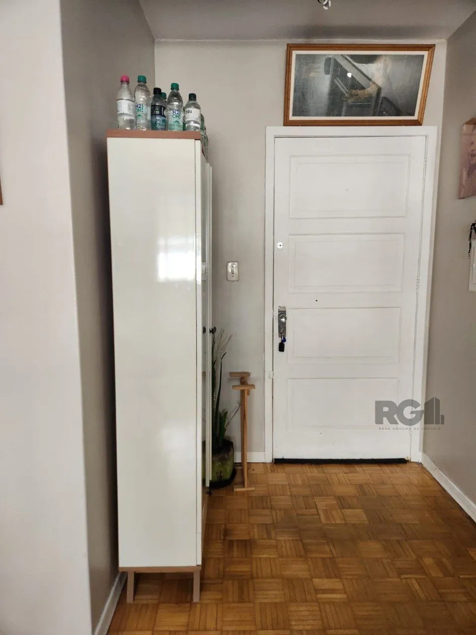 Imagem Apartamento de 1 quarto e uma vaga de garagem no bairro Floresta em Porto Alegre