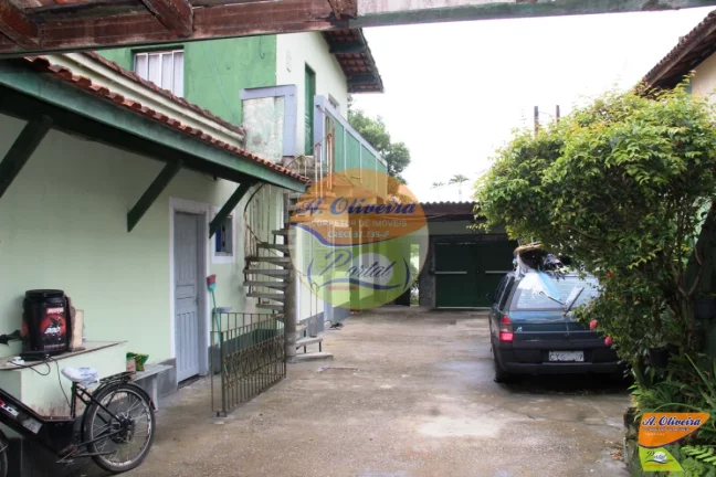 Imagem Casa mais 05 kitnets - de frente para o mar