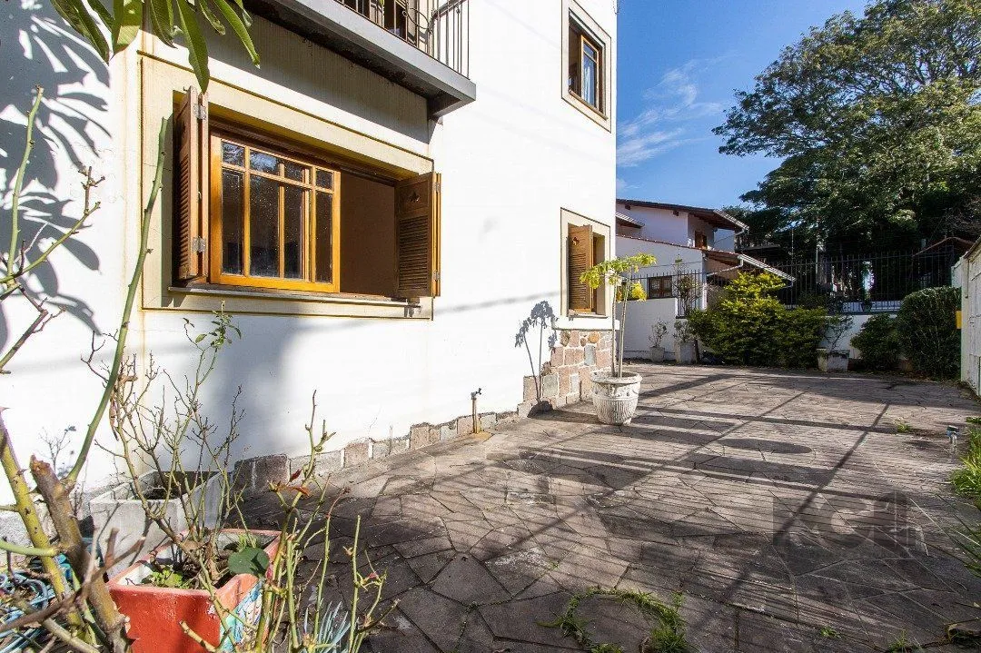 Imagem Casa para Venda - 380m², 4 dormitórios, sendo 1 suites, 4 vagas - Vila Assunção