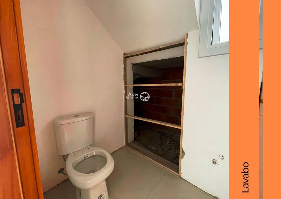 Imagem Casa à venda por R$ 678.000 - Vale das Montanhas - Gramado/RS