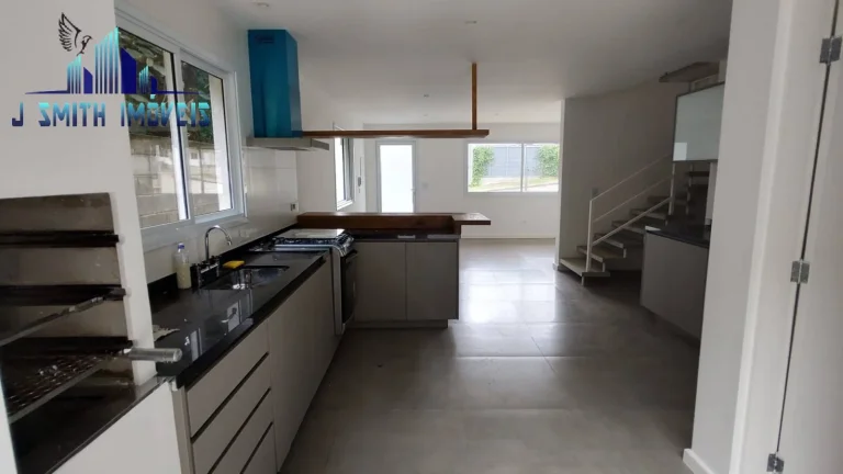 Imagem Casa NOVA 3 dorm 1 suite, com planejados NOVOS, 2 VAGAS, CONDOMÍNIO FECHADO