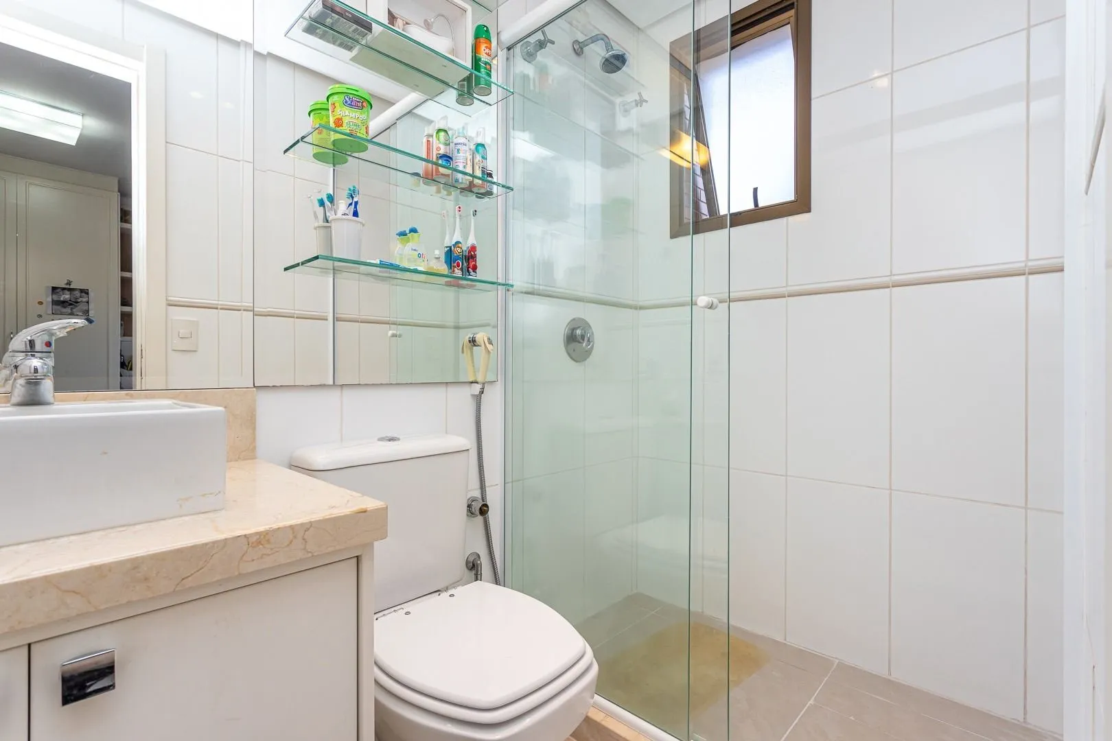 Imagem Apartamento Garden 3 Dorms (2 Suítes), 181m², 2 Vagas - Auxiliadora, POA