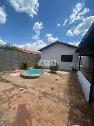 Imagem Casa de 2 dormitórios à venda no Residencial 2000, Uberaba