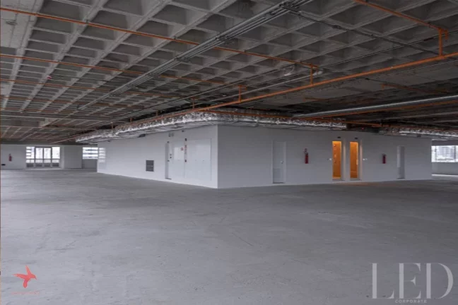 Imagem Sala Comercial para Locação em São Paulo-SP, Parque Industrial Tomas Edson: 1 Sala, 9 Banheiros, 14 Vagas, 555 m².