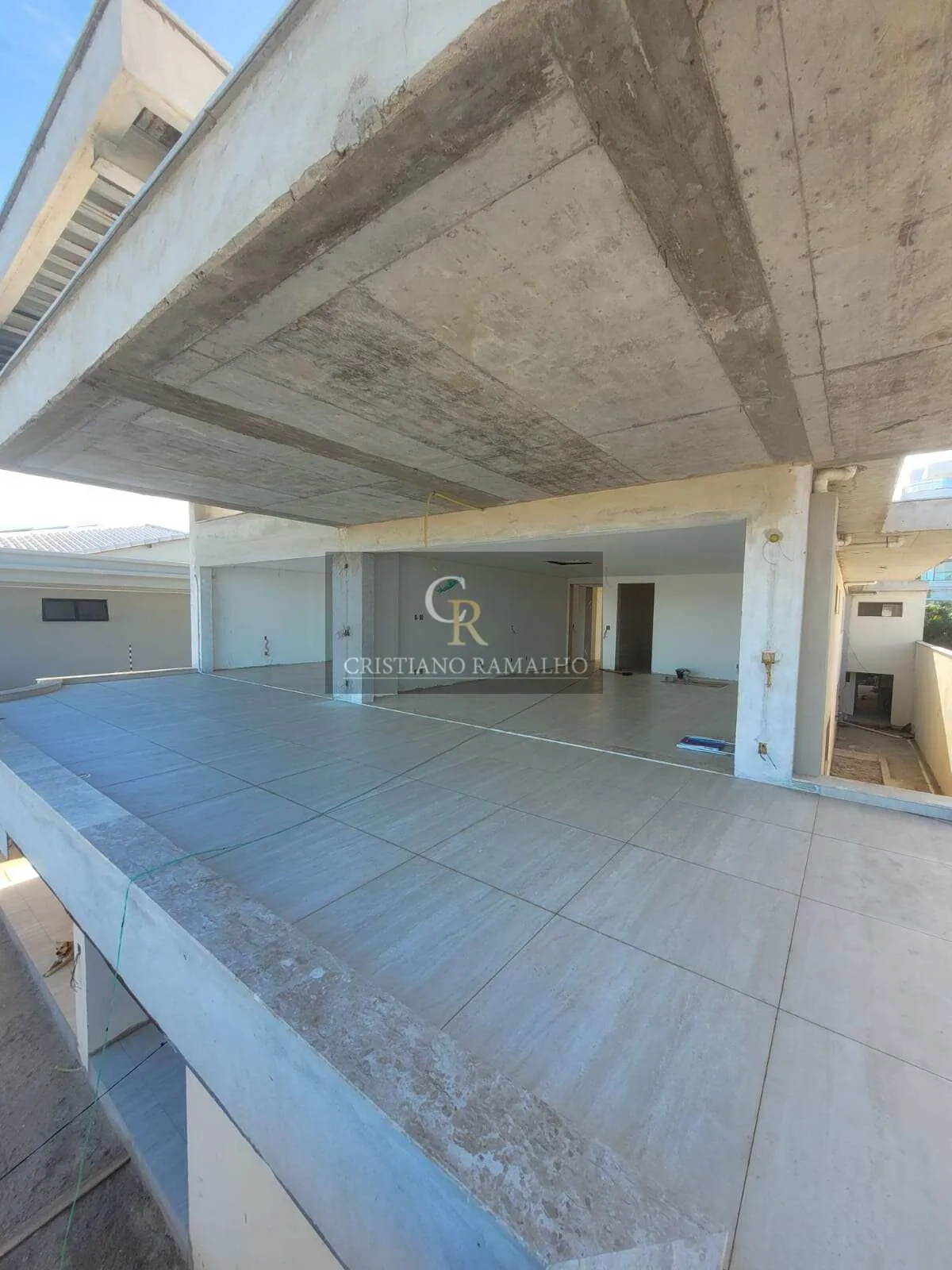 Imagem Casa à venda em Cabo Frio, Passagem, com 6 Suítes e de frente pra Ilha do Japonês