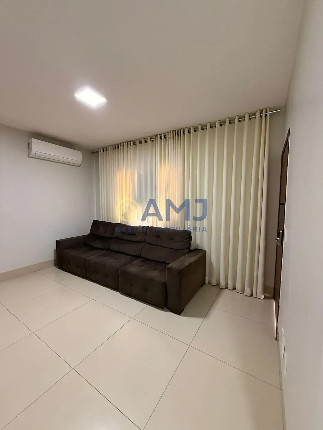 Imagem Casa à Venda no Residencial Canadá - Goiânia