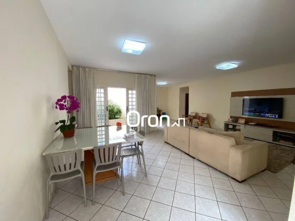 Imagem Casa com 4 dormitórios à venda, 188 m² por R$ 1.350.000,00 - Jardim América - Goiânia/GO