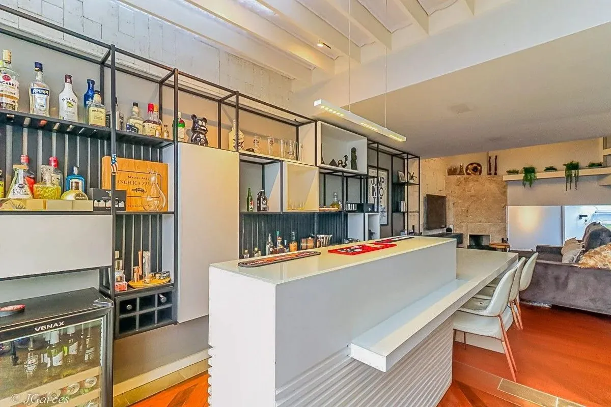 Imagem Casa em Condomínio à venda com 286m², 3 dormitórios, 1 suíte, 3 vagas, no bairro Jardim Isabel em Porto Alegre