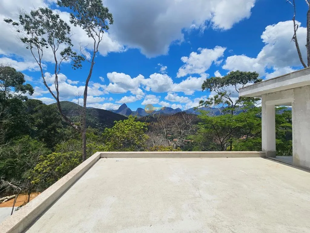 Imagem Casa em Condomínio para Venda em Petrópolis / RJ no bairro Itaipava