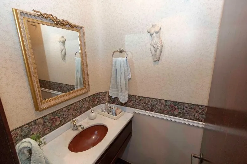 Imagem Casa para Venda - 420m², 5 dormitórios, sendo 2 suites, 6 vagas - Nonoai