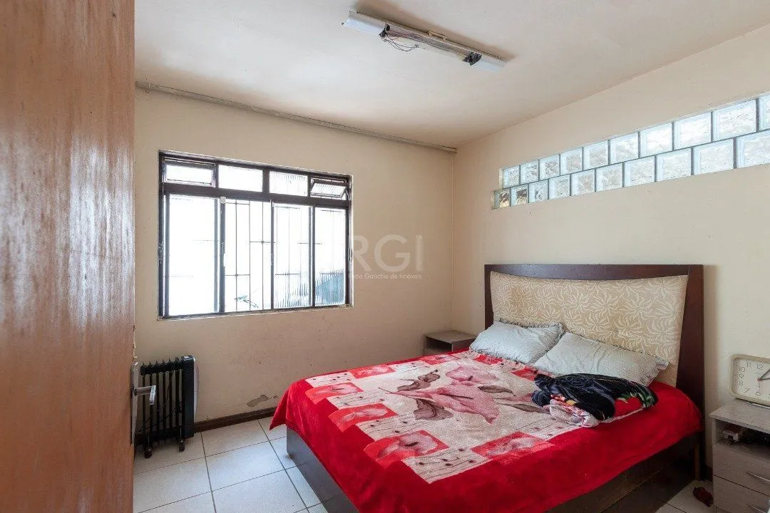 Imagem Casa para Venda - 149.99m², 6 dormitórios, sendo 2 suites, Nonoai