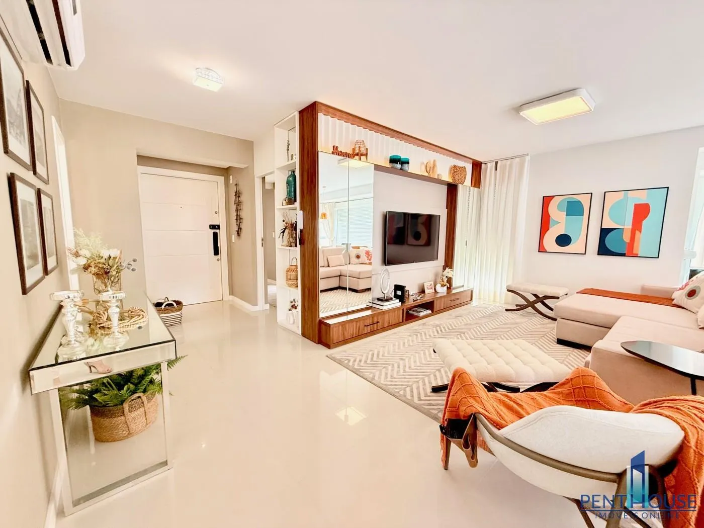 Imagem Apartamento Quadra Mar para Venda em Balneário Camboriú, CENTRO, 3 dormitórios, 3 suítes, 4 banheiros, 4 vagas