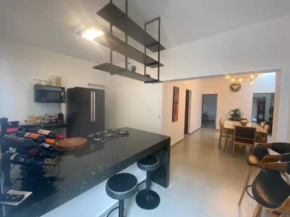 Foto do imóvel Imperdível oportunidade de investimento: Casa à venda em Belo Horizonte-MG, bairro Caiçaras, 3 quartos, 1 suíte, 3 salas, 2 banheiros, 1 vaga de garagem, 250,00 m².