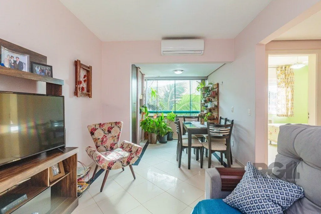 Imagem Apartamento 2 dormitórios com 1 vaga no bairro Teresópolis em Porto Alegre