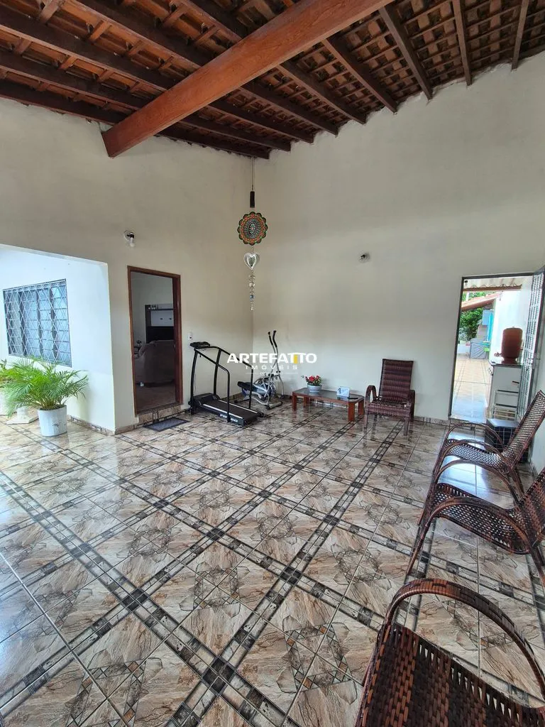 Imagem Casa com 3 dormitórios no bairro Santa Terezinha