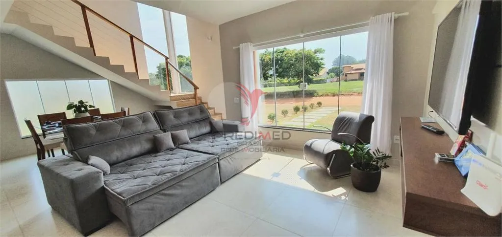 Imagem Sobrado de 199m² no bairro Área Rural De Águas De Santa Bárbara, em Águas de Santa Bárbara