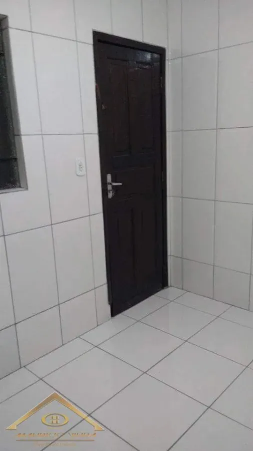 Imagem Casa em Condomínio para Venda em São Pedro da Aldeia / RJ no bairro Balneário São Pedro