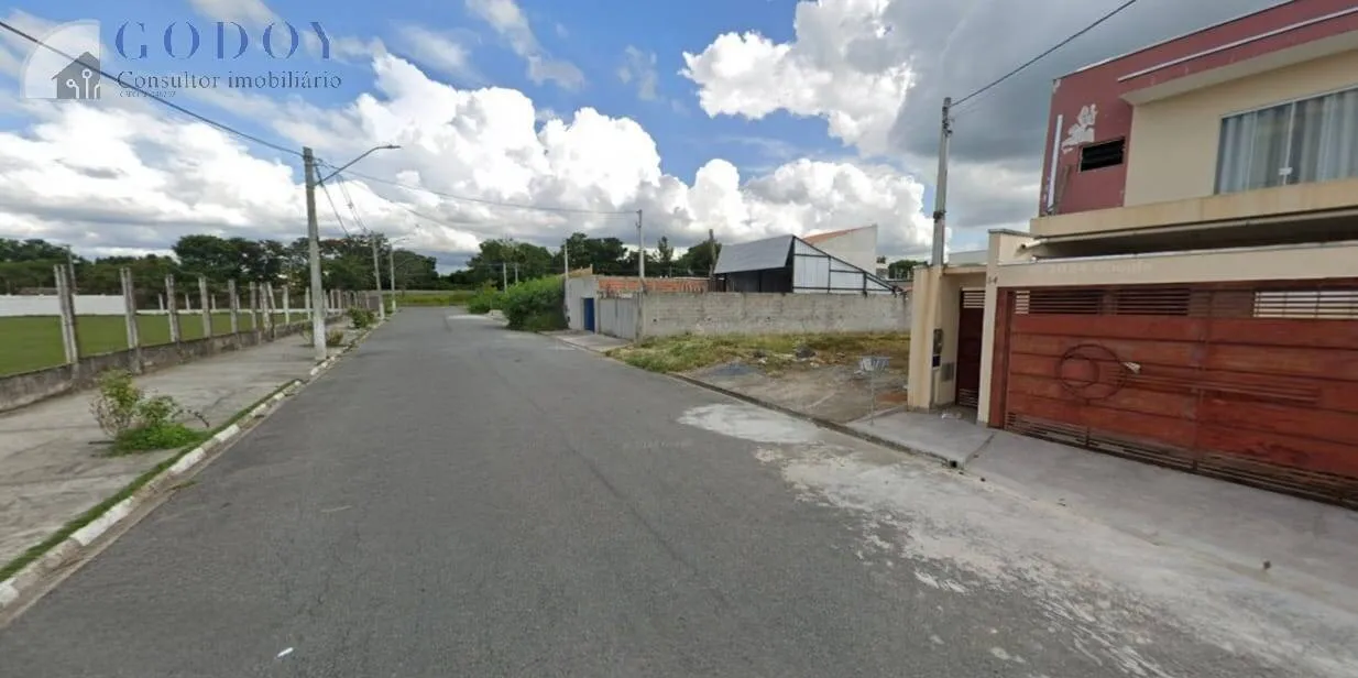 Imagem Oportunidade Única! Terreno Plano no Flamboyant, Próximo ao Centro