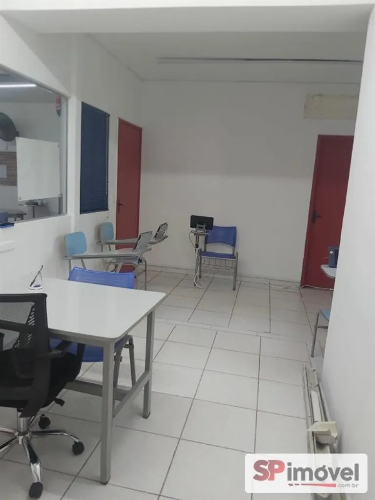Imagem Locação de Prédio Comercial na Santa Terezinha, Santo André-SP: 2 Banheiros e 360,00 m² de Área.