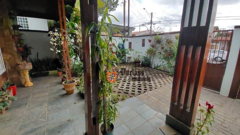Imagem Casa com 3 dormitórios à venda, 202 m² por R$ 1.150.000,00 - Alvinópolis - Atibaia/SP