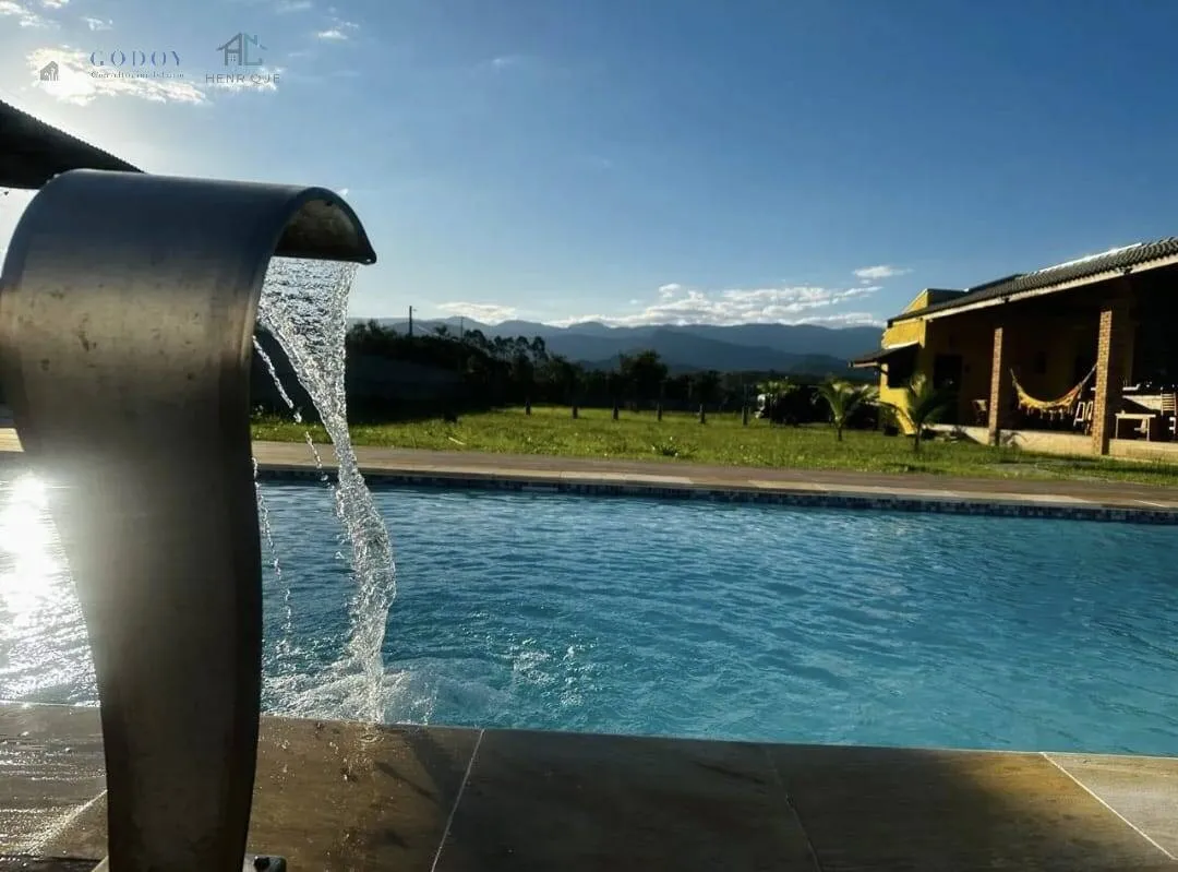 Imagem Chácara com Rancho Completo e Duas Piscinas - Vista para a Mantiqueira