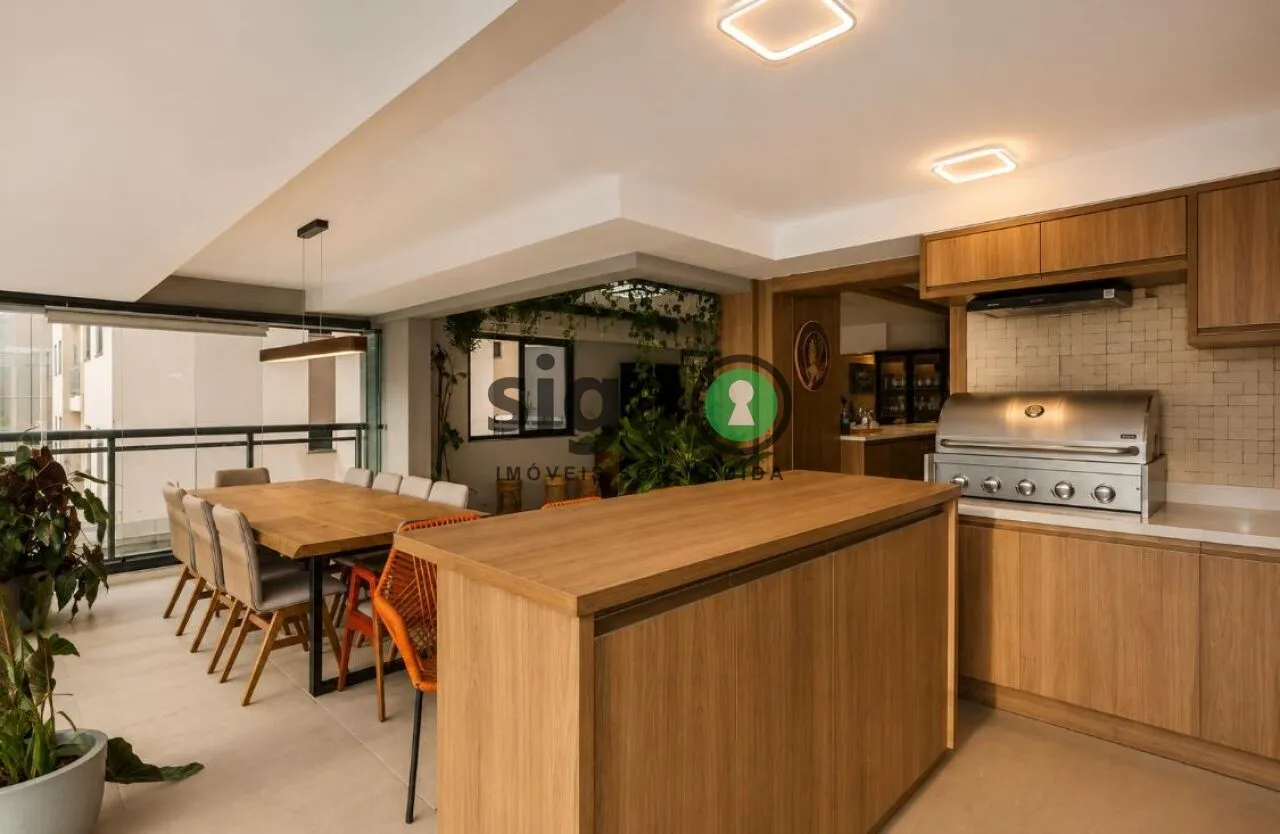 Imagem Apartamento em Perdizes à Venda, com 206m² com 4 suítes, 3 vagas, Semi Mobiliado.