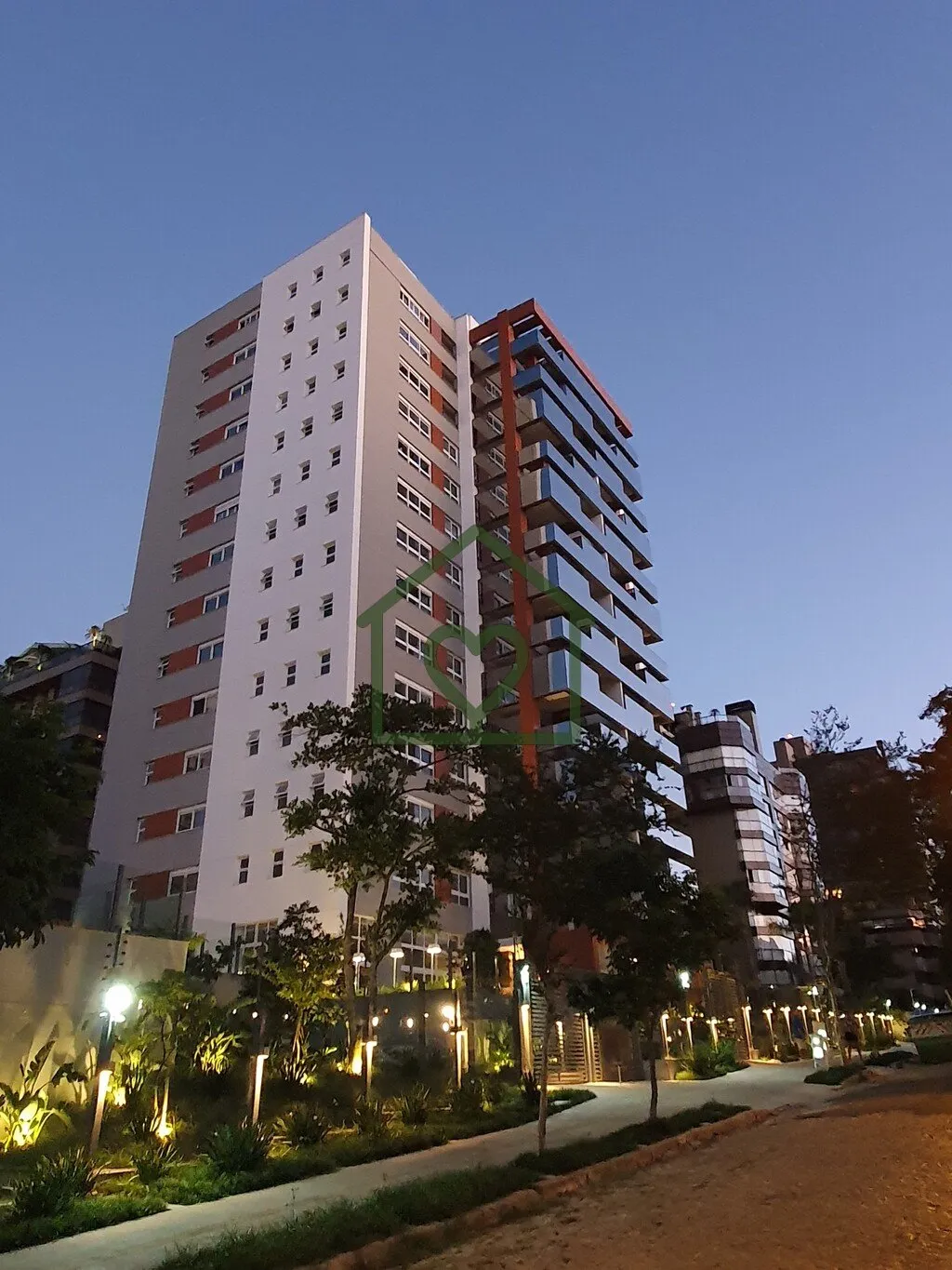 Imagem Viver no Bela Vista é optar pelo contato com a natureza em um bairro completo. Um local onde praça...